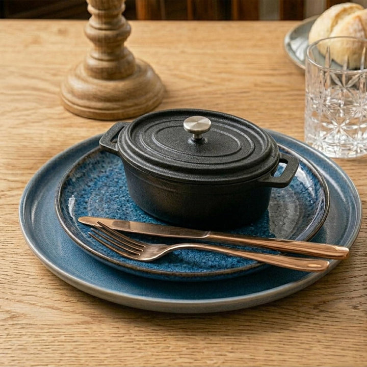 Mini Cocotte Oval 12 x 8,5 cm Gusseisen Emailliert Kleiner Topf mit Deckel Handgeschmiedeter Emaille
