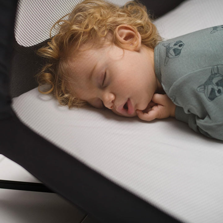 Maxi-Cosi Swift Reisebett-Spannbettlaken, 2x Babybett Bezug für die Kleinkind-Matratze des Maxi-Cosi