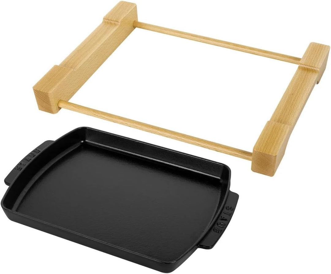 Staub Teller mit Holzunterlage, rechteckig (33 x 23 cm, 1 L) schwarz