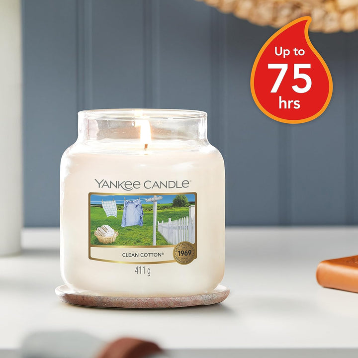 Yankee Candle Duftkerze im Glas (mittelgross) | Clean Cotton | Brenndauer bis zu 75 Stunden, Clean C