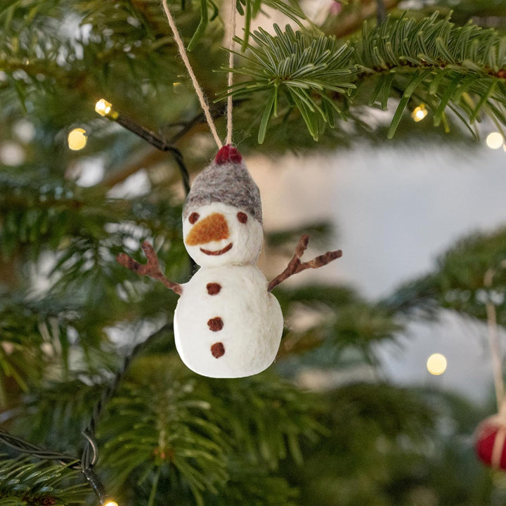 Én Gry & Sif Schneemann-Anhänger im Scandi-Stil | handgemacht aus Filz, fair-Trade | Weihnachtsdeko,