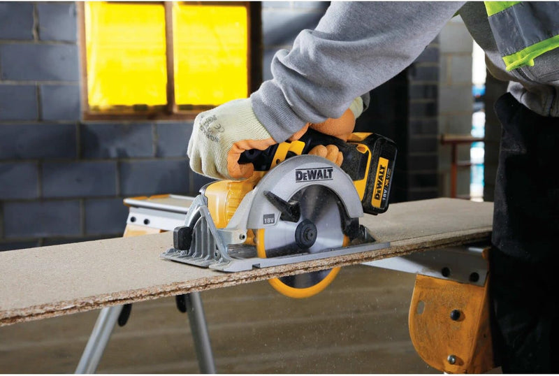 Dewalt 18 Volt Akku-Handkreissäge DCS391NT (760 Watt Abgabeleistung, Sägeblatt-ø: 165 x 20 mm , bis