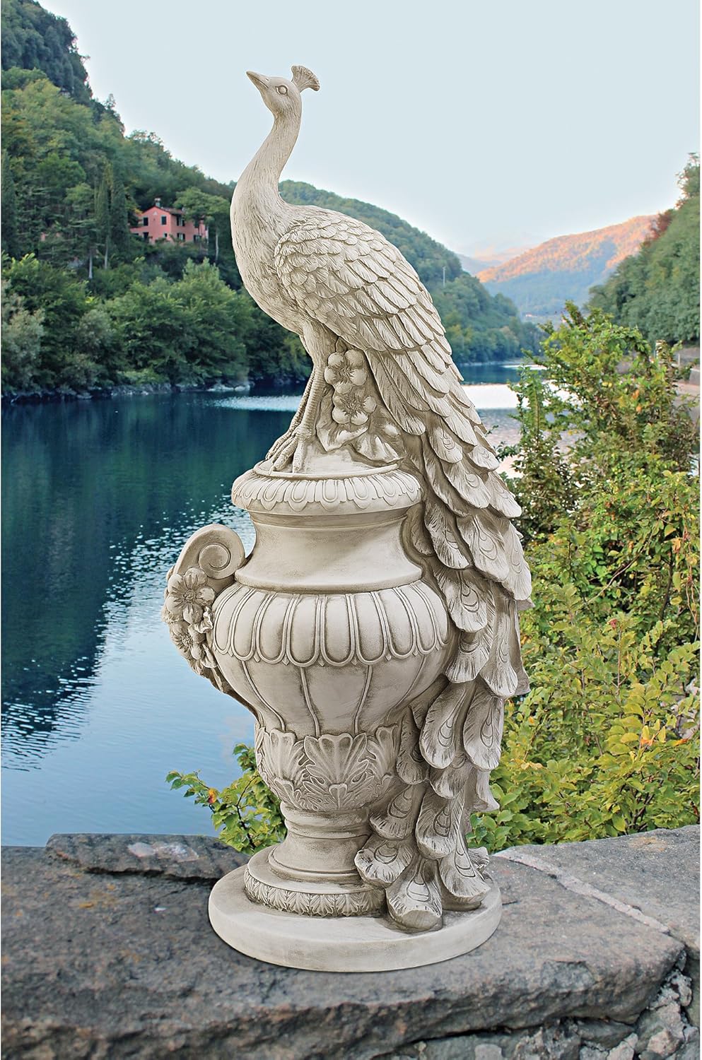 Design Toscano Gartenfigur Staverden Castle, Pfau auf einer Vase, 29x39.5x86.5 cm