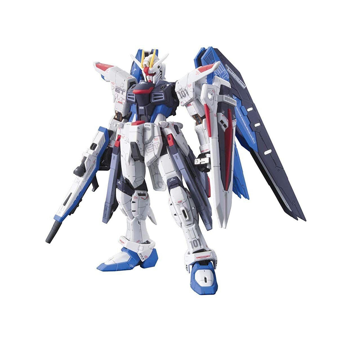 Bandai Hobby - Maquette Gundam - 05 Freedom Gundam Gunpla RG 1/144 13cm - 4573102616142