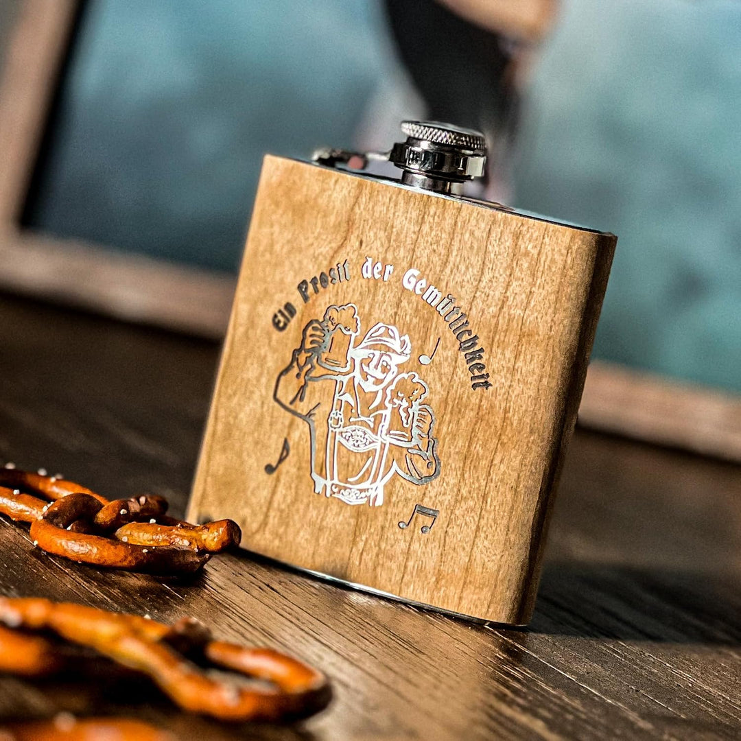 Spruchreif | Flachmann "Ein Prosit der Gemütlichkeit" | Gravierte Edelstahl-Hip Flask | 170 ml (6 OZ