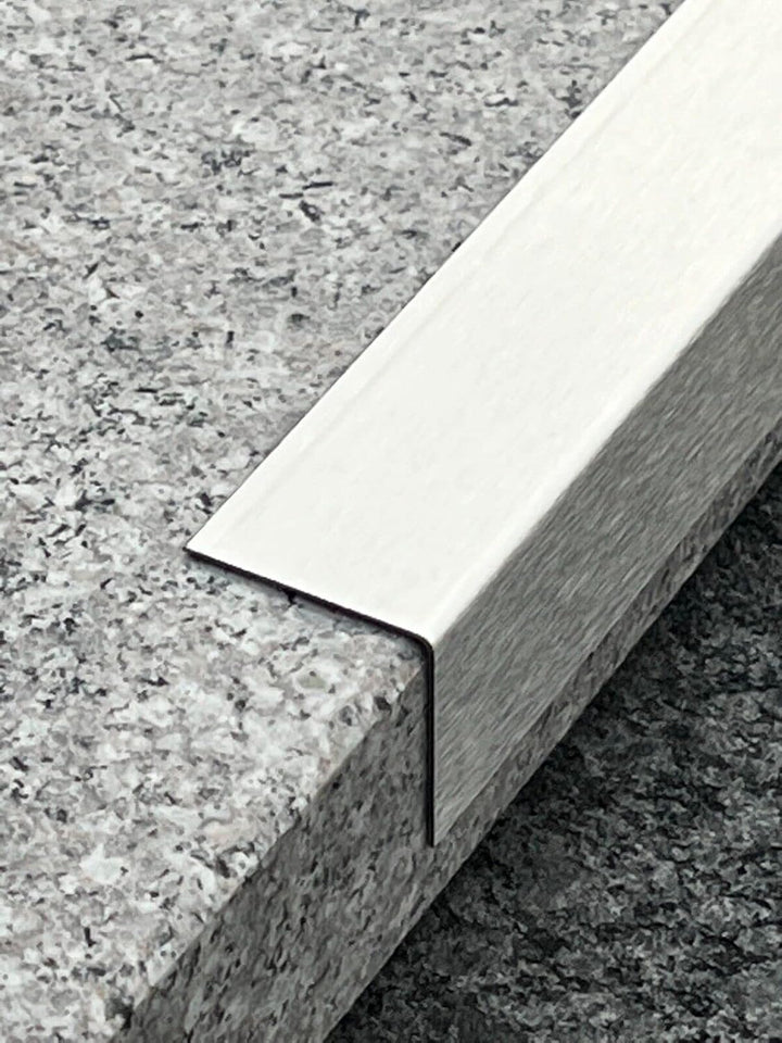 Edelstahl Winkelprofil 2500mm 90 Grad Winkelprofil 40x40 mm Schenkelinnenmass aus Edelstahl k240 ges