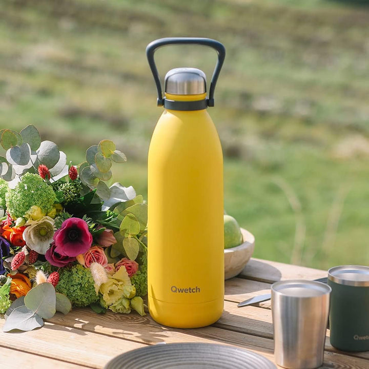 QWETCH - Isothermische Flasche - Titan Pop Gelb 1,5L - 48h kalt &amp; 16h heiss - BPA frei, wasserdicht