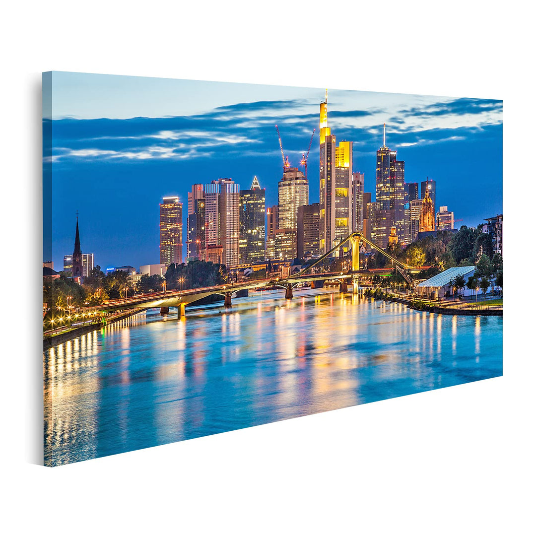 islandburner Bild auf Leinwand Schöne Aussicht Auf Frankfurt Am Main Skyline An Der Dämmerung Bilder
