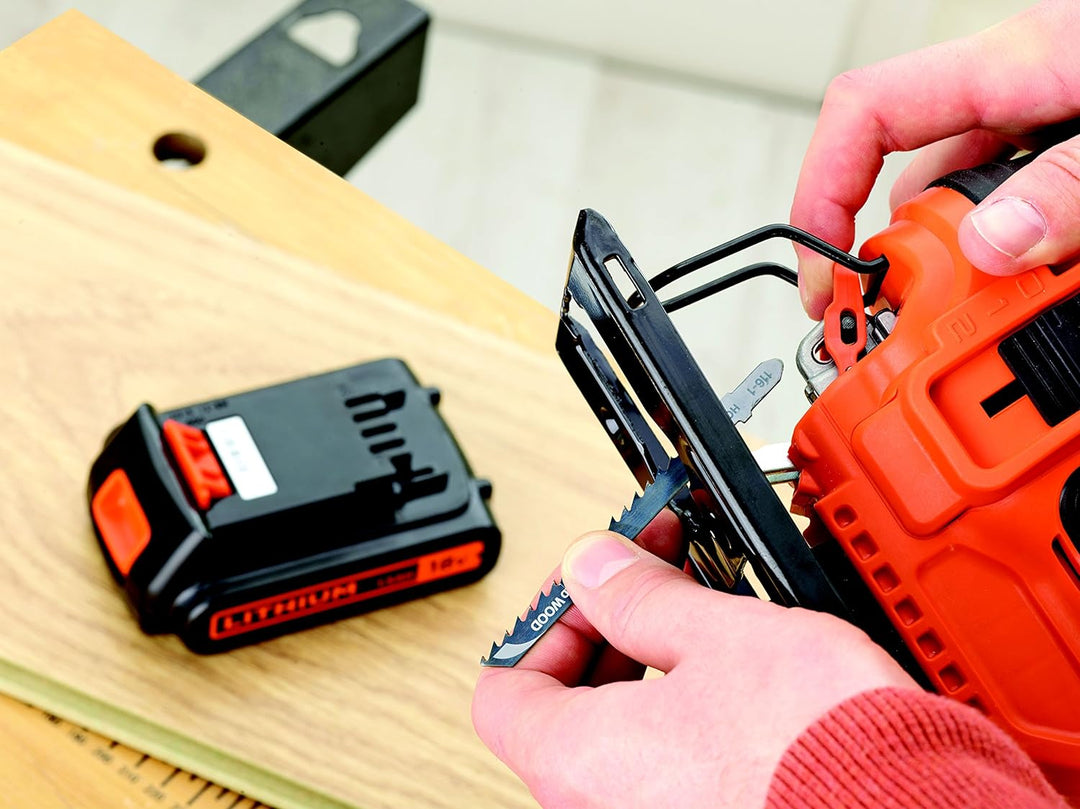 Black+Decker Li Ion Akku Stichsäge 18V BDCJS18 – Pendelhubstichsäge mit Akku und Ladegerät – Vielsei