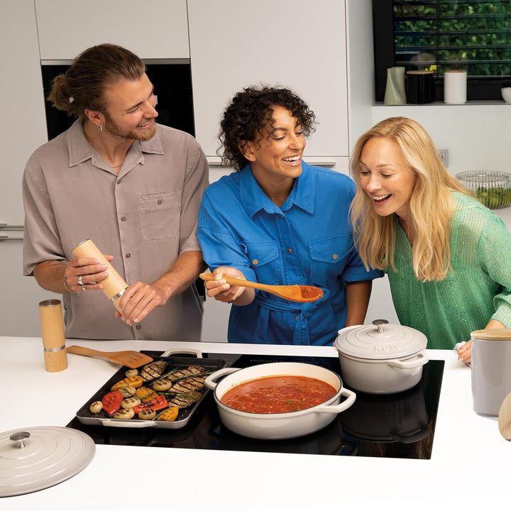 kela Bräter Calido, Ø 28 cm, 3,2 L, Gusseisen, hellgrau, rund, Allherdboden, emailliert, hitzebestän