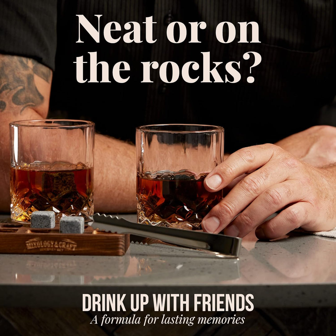 Mixology & Craft Whiskey Stones Geschenkset für Männer - 2 Gläser, 8 Kühlsteine & Holzkiste - Whiske