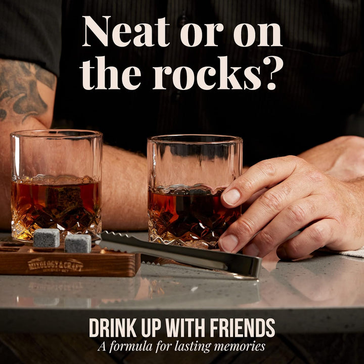 Mixology & Craft Whiskey Stones Geschenkset für Männer - 2 Gläser, 8 Kühlsteine & Holzkiste - Whiske