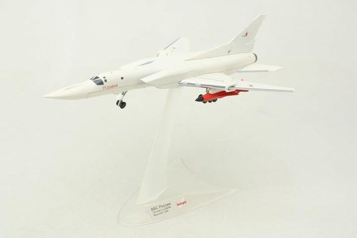 Herpa Modellflugzeug Tupolev TU-22M3M Backfire, M3M Prototype – RF-94267, Miniatur im Massstab 1:200