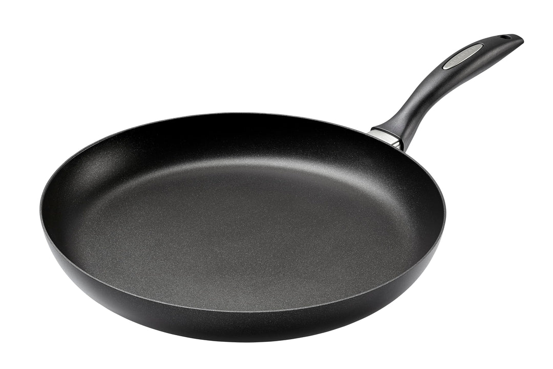 SCANPAN IQ Bratpfanne 32 cm | Multifunktionale Pfanne für alle Herdarten | Langlebige Stratanium Ant