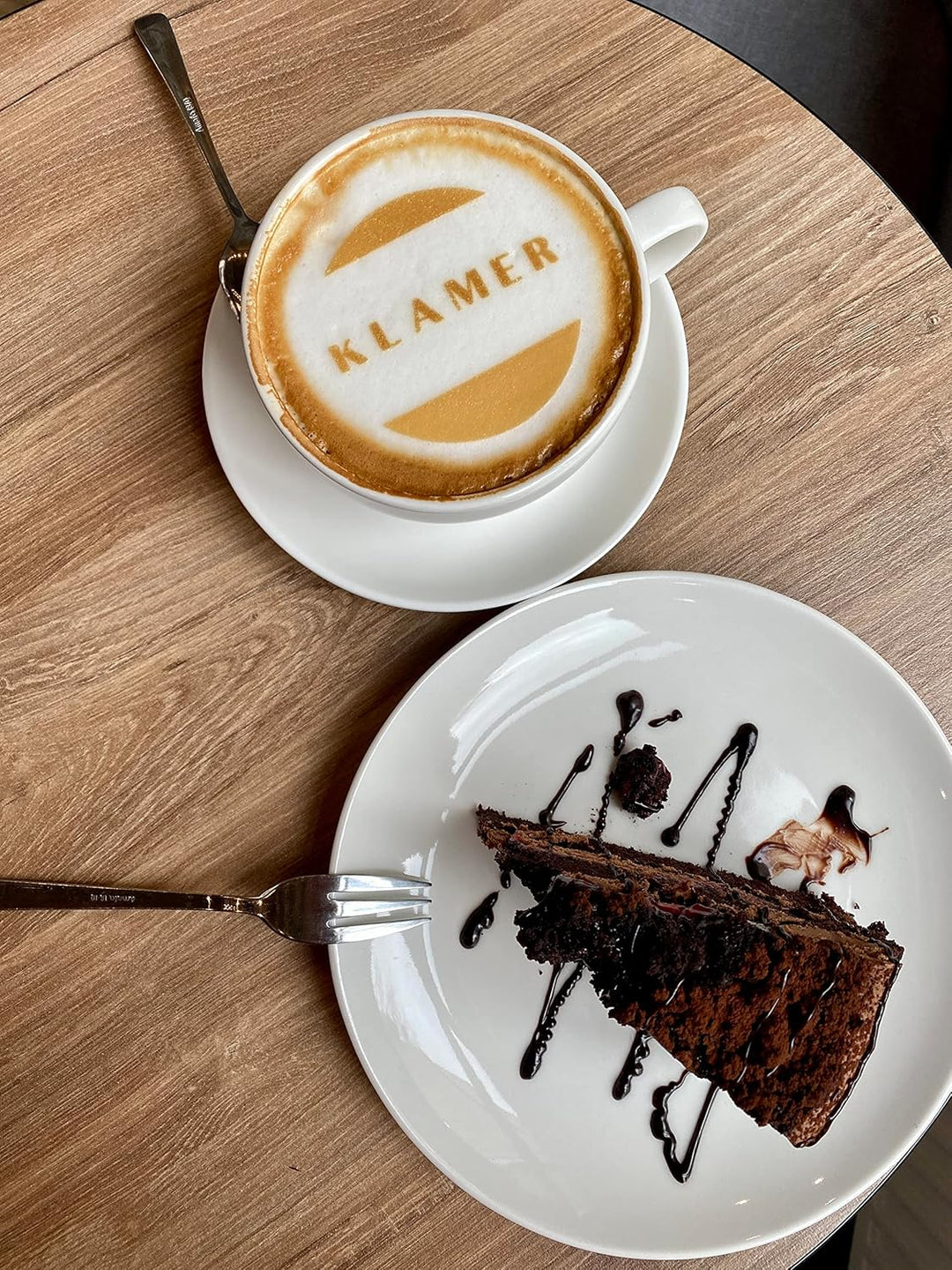 KLAMER elektrischer Milchaufschäumer, Milchaufschäumer elektrisch (250/500 ML), heisser und kalter M