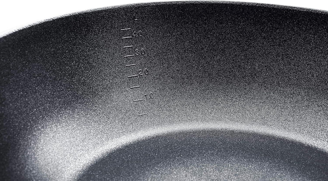 Fissler Color Edition / Aluminium Wok-Pfanne (Ø 30 cm) Asia Antihaft-Bratpfanne, Servierpfanne-besch