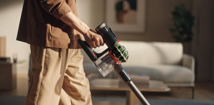 Dyson V8 Cyclone kabelloser Staubsauger, 150 AW, 60 Minuten Laufzeit, Motorbar-Bürste mit Anti-Verhe