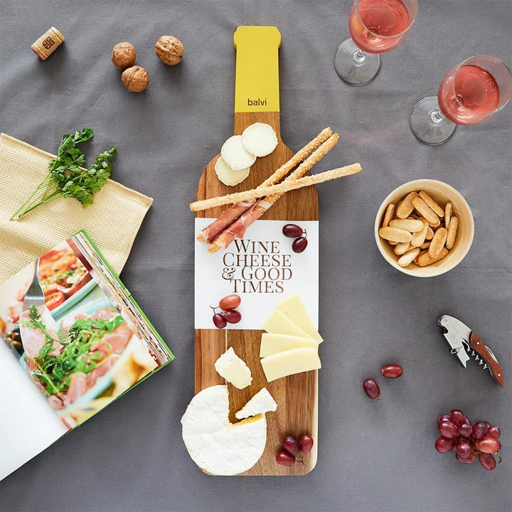 balvi Käseplatte The Bottle Akadienholzplatte zum Schneiden und Servieren von Käse in Form Einer Wei