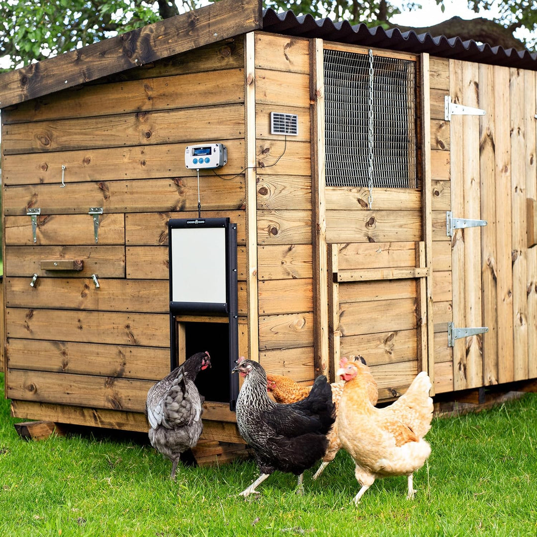 ChickenGuard Automatischer Hühnerstall Türöffner, betrieben mit Solarenergie/Batterien/Strom. Timer/