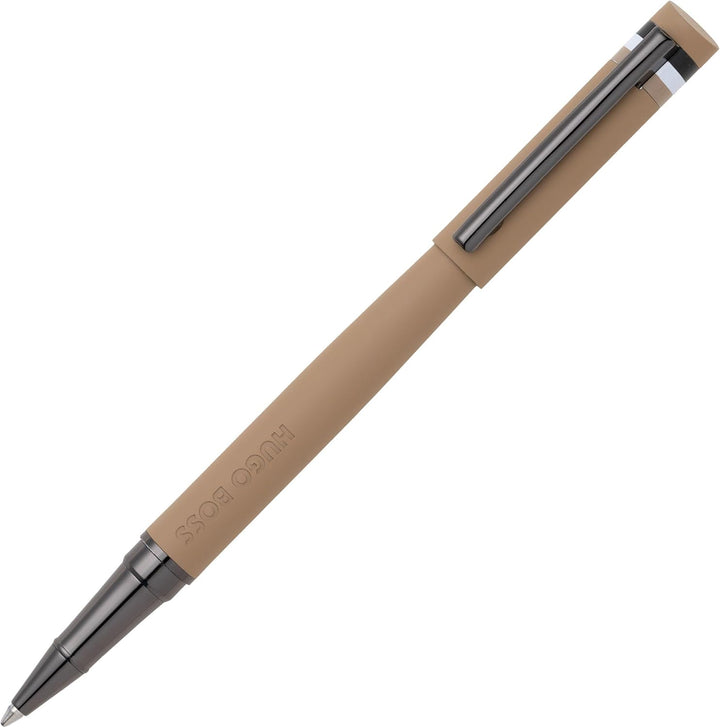 Hugo Boss Loop Iconic Tintenroller aus Messing und Gummi in der Farbe Camel, Länge: 14,6cm, Tintenfa