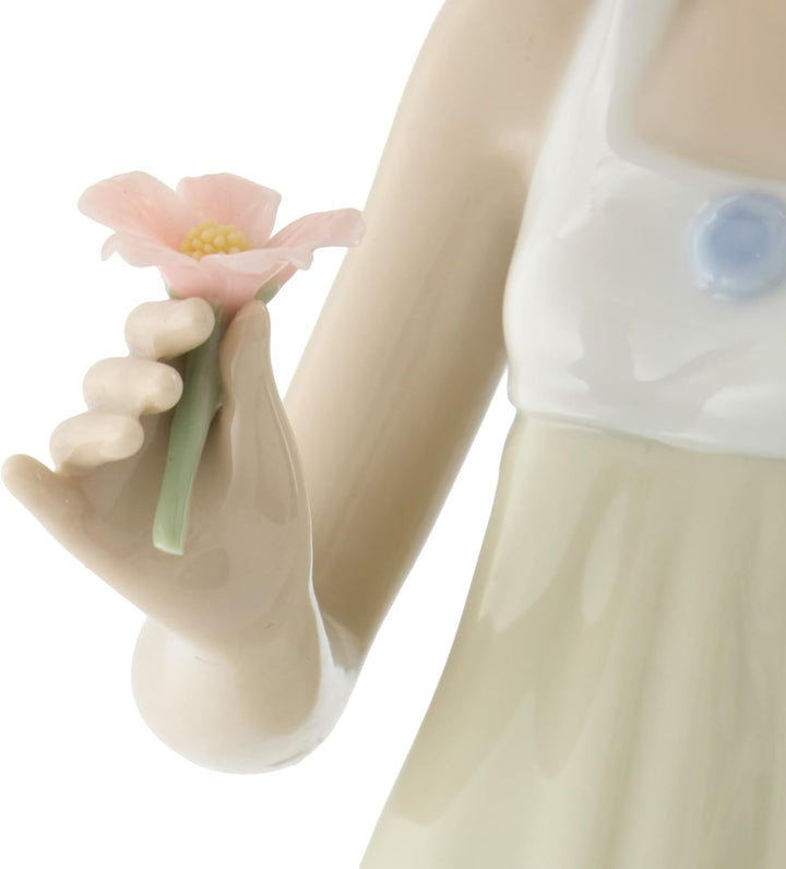 NAO Gentle Breeze Porzellanfigur