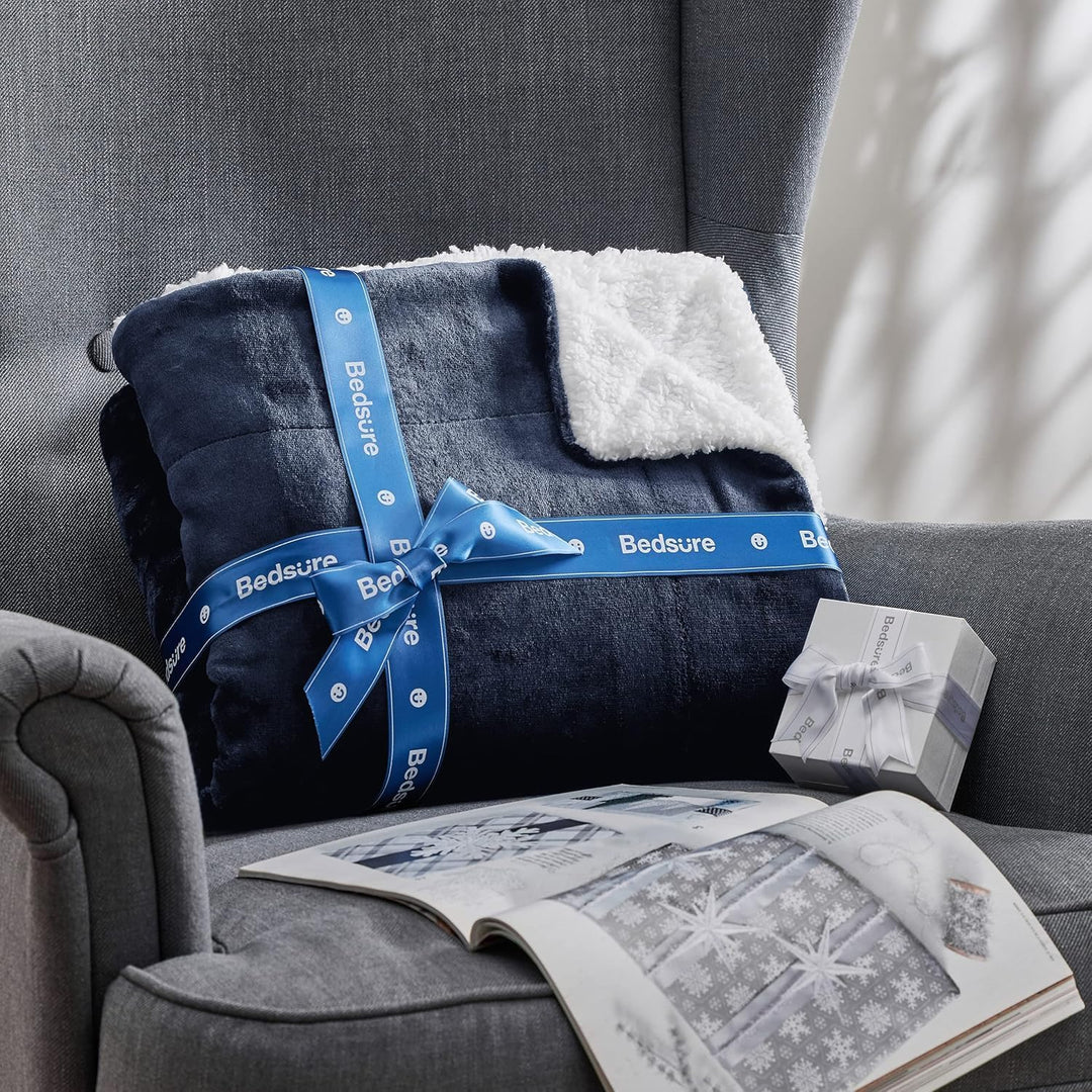 BEDSURE Decke Sofa Kuscheldecke Marine Blau - warm Sherpa Sofaüberwurf Decke, Dicke Sofadecke Couchd