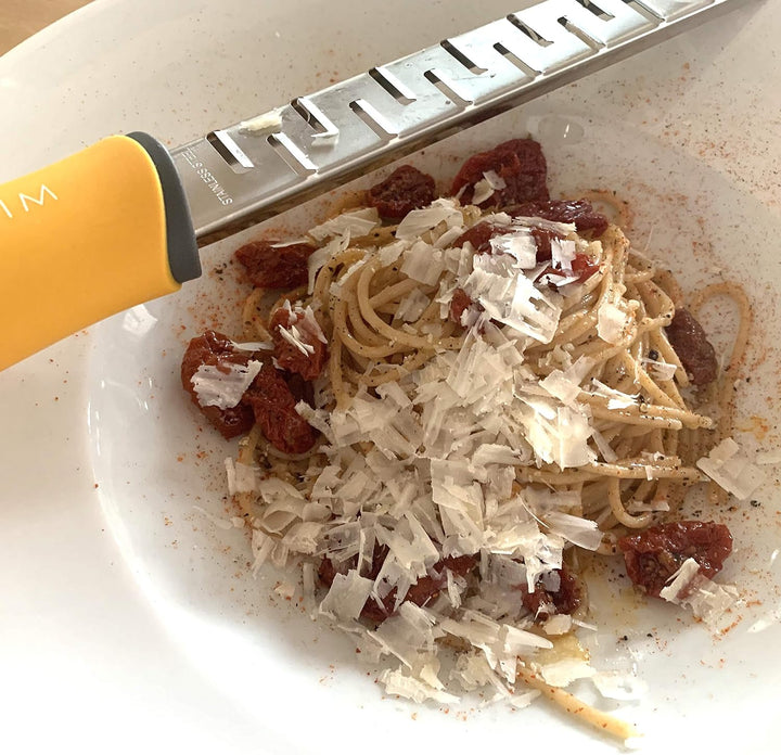 SimSim Profi Hobel, superscharfe Reibe, Edelstahl, lang, schmal, edel, spülmaschinengeeignet, gelber