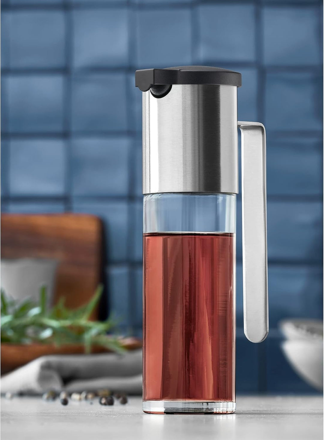 WMF Basic Essig- Ölspender 120ml, Essig und Öldosierer mit Aromadeckel, Rücklauföffnung, Glasbehälte