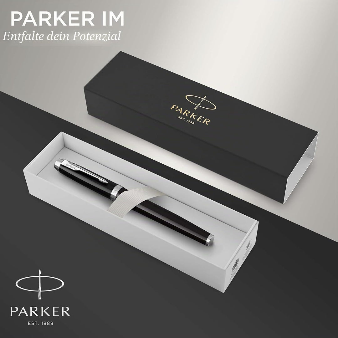 Parker IM Füller , schwarze Lackierung mit Chromzierteilen , Füllfederhalter mit mittlerer Feder , b