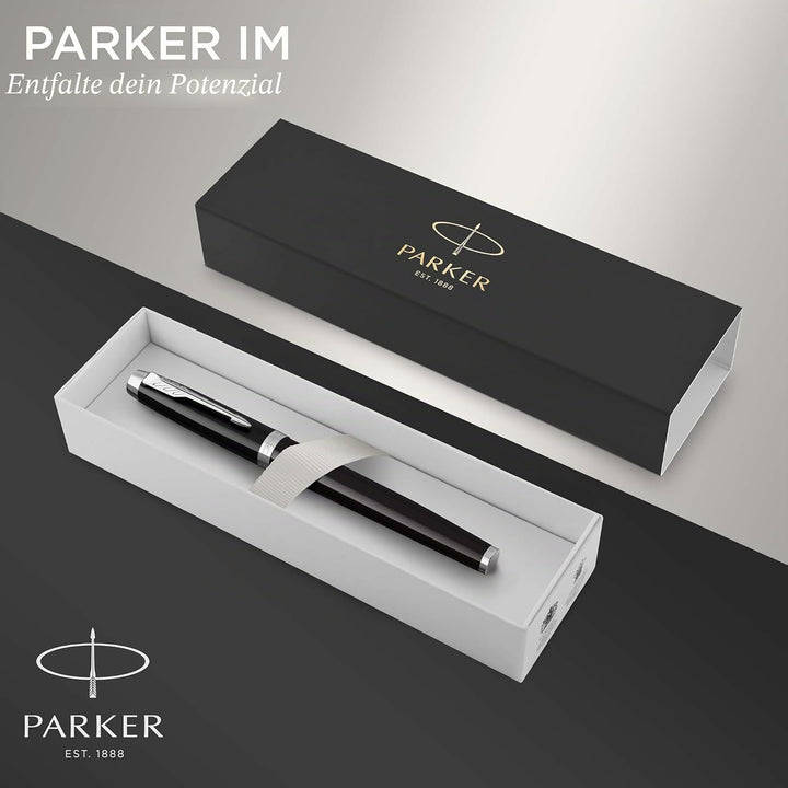 Parker IM Füller , schwarze Lackierung mit Chromzierteilen , Füllfederhalter mit mittlerer Feder , b
