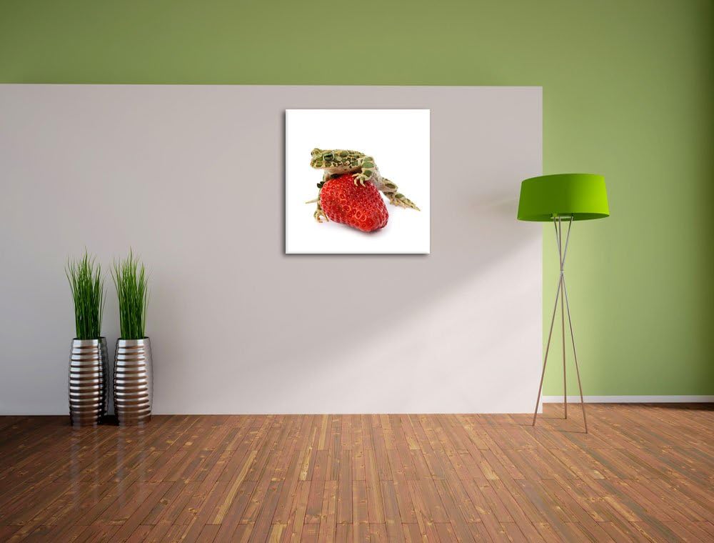 Pixxprint Kleiner Frosch sitzt auf Erdbeere als Leinwandbild/Grösse: 70x70 cm/Wandbild/Kunstdruck/fe
