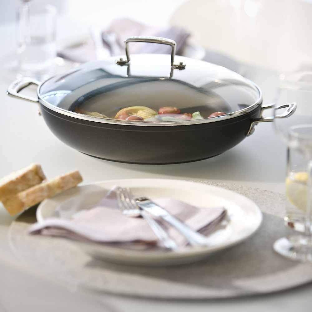 Le Creuset Aluminium-Antihaft Profipfanne mit Deckel, Ø 26 cm, Für alle Herdarten inkl. Induktion ge