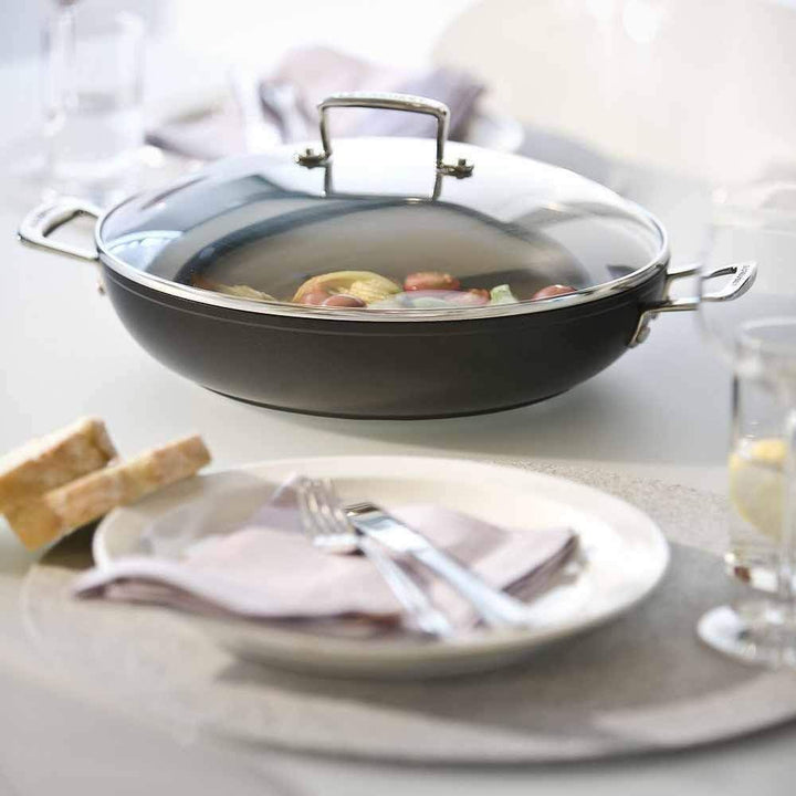 Le Creuset Aluminium-Antihaft Profipfanne mit Deckel, Ø 26 cm, Für alle Herdarten inkl. Induktion ge