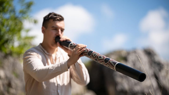 Sonic Energy Klassisches Bambus Didgeridoo – Leichtgewichtig – Bambusholz, schwarz gepunktet (DD1BK)