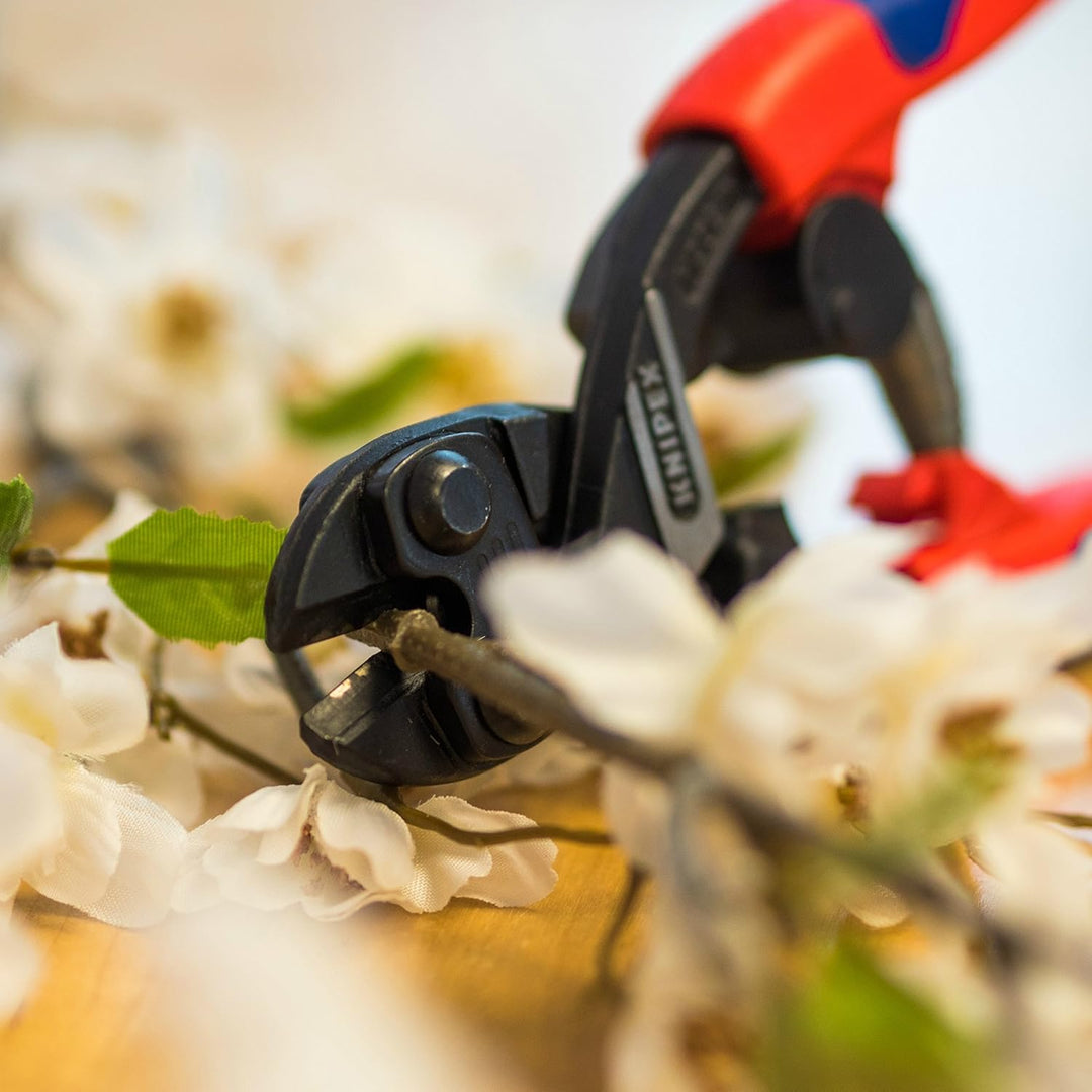Knipex CoBolt® Kompakt-Bolzenschneider schwarz atramentiert, mit schlanken Mehrkomponenten-Hüllen 20