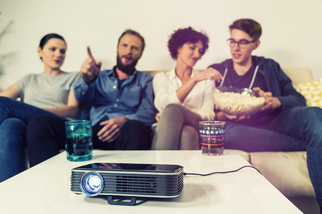 vivitek Qumi Q8, kompakter Full HD-Projektor im Taschenformat, LED Beamer, 1.000 Lumen, Wireless, 19