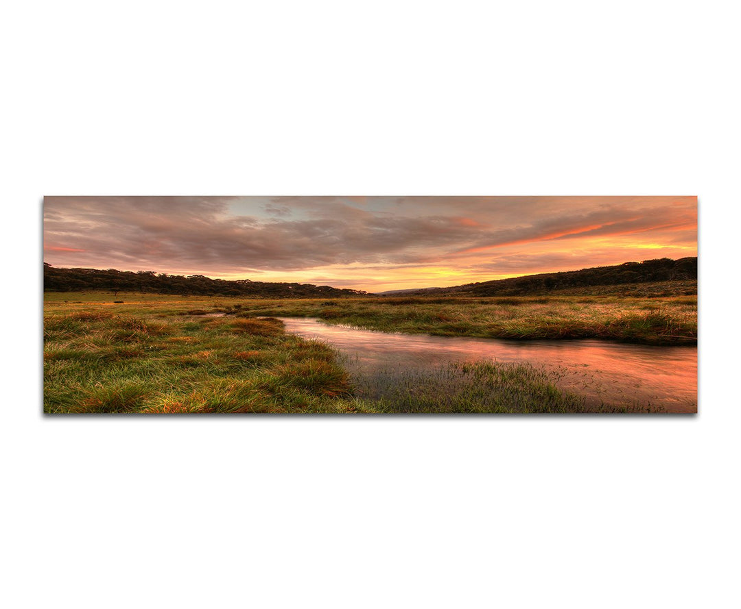 Paul Sinus Art Panoramabild auf Leinwand und Keilrahmen 150x50cm Morgengrauen Landschaft Wiese Bach
