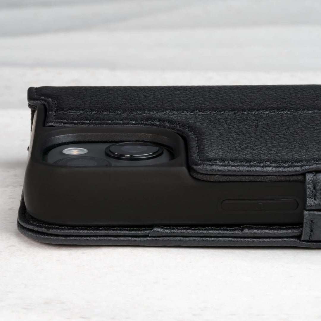 TORRO Handyhülle kompatibel mit iPhone 14 - Echte Lederhülle mit Kartenfächern und horizontaler Stan