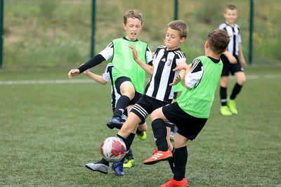 SPORTSBIBS Fussball Leibchen Set 10 Stück: 2 Farben - 5 von jeder Farbe, für Kinder und Erwachsene,