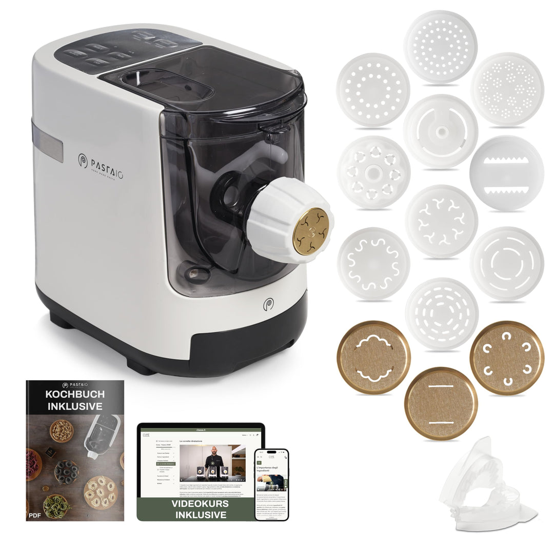 Pastaio Nudelmaschine, 14 Stück, davon 3 aus Bronze für 19 Nudelsorten. Nudelmaschine, produziert bi