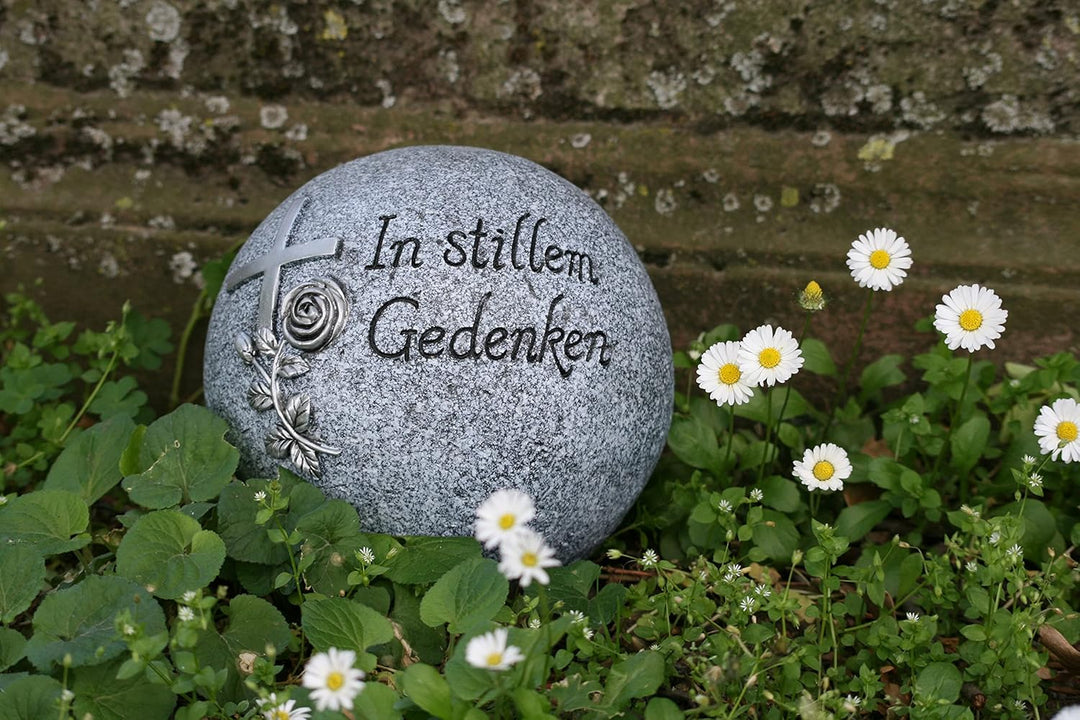 Bambelaa! Grab-Dekokugel Trauerartikel Friedhof Inschrift "In stillem Gedenken" Steinharz Grau Ca. 1