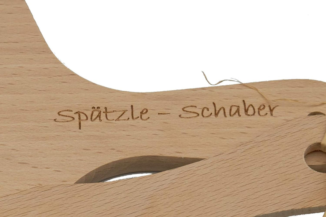 Albgenuss Spätzleschaber-Set: Echtholz Spätzlebrett aus Buchenholz und Spätzleschaber aus Holz