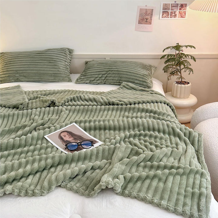 Kuscheldecke 200x230 cm - Warme Flausige Bettüberwurf Decke und Sofadecke Mama, Frauen und Freundin