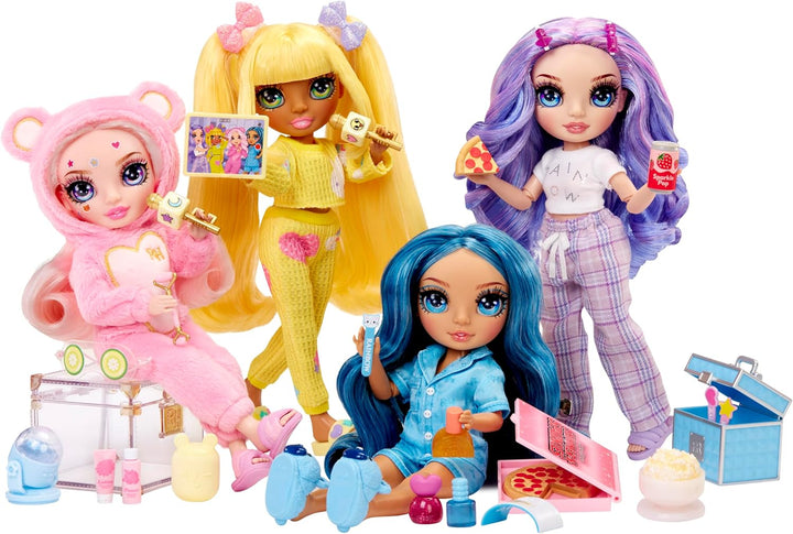 Rainbow High Junior High PJ Party - Sunny (Gelb) - 22 cm Puppe mit weichem Einteiler, Hausschuhen un