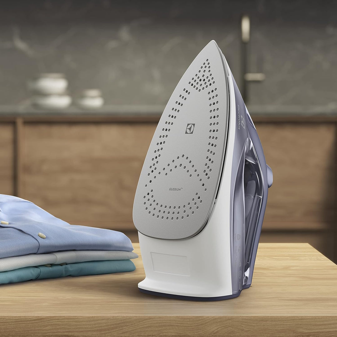 Electrolux Bügeleisen Refine 600 E6SI1-2MN, Dampfbügeleisen mit Kratzfestem GLISSIUM 175-Sohle, Selb