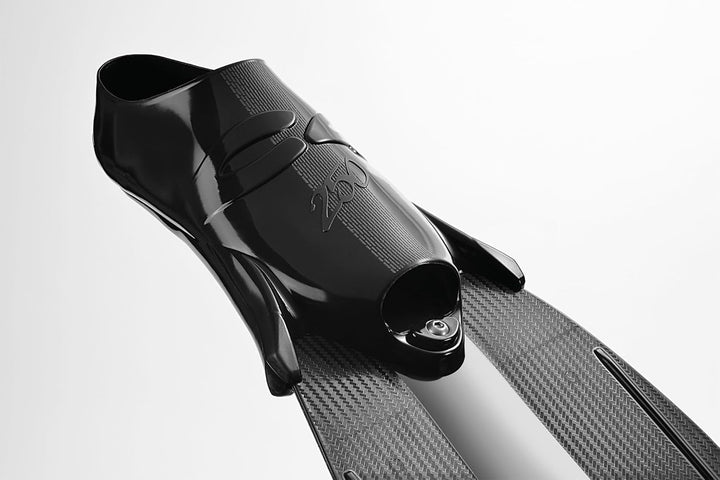Umberto Pelizzari C4 Flossen – Schaufel weich und mittelgross aus Technopolymer mit Schuh 250 Apnoe