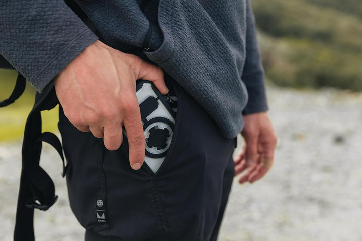 Rokform - iPhone 15 Pro Hülle, Crystal Series, magnetische klare iPhone 15 Pro Hülle mit RokLock Dre