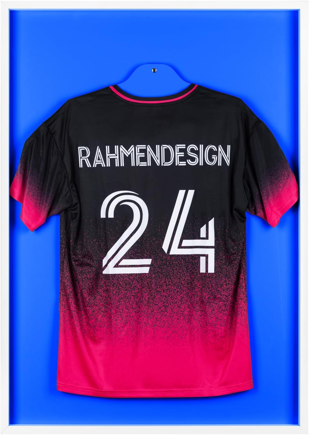 Trikotrahmen Weiss 80x100 mit Passepartout Ozeanblau – 3D Objektrahmen für Fussballtrikots – Jersey