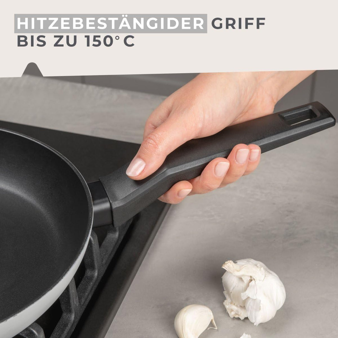 Fackelmann Bratpfanne Balance 24 cm, Antihaft-Pfanne aus 90% recyceltem Aluminium mit ergonomischem