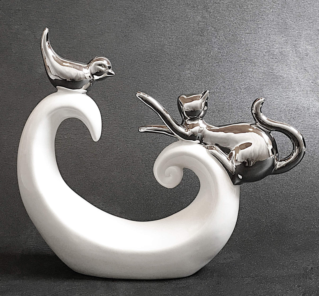 FeinKnick stilvolle Deko mit spielender Katze und Vogel - weiss & silber Katzen Dekoration aus Keram